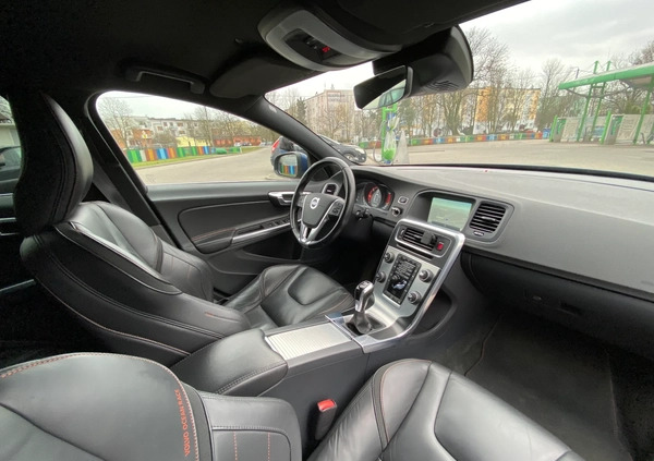 Volvo V60 cena 48900 przebieg: 223000, rok produkcji 2015 z Kutno małe 211